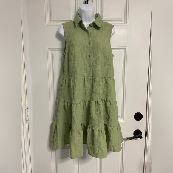 D7- LOLA MAY Sage Green Smocked Tiered Baby Doll Shirt Dress - Picture 1 of 7